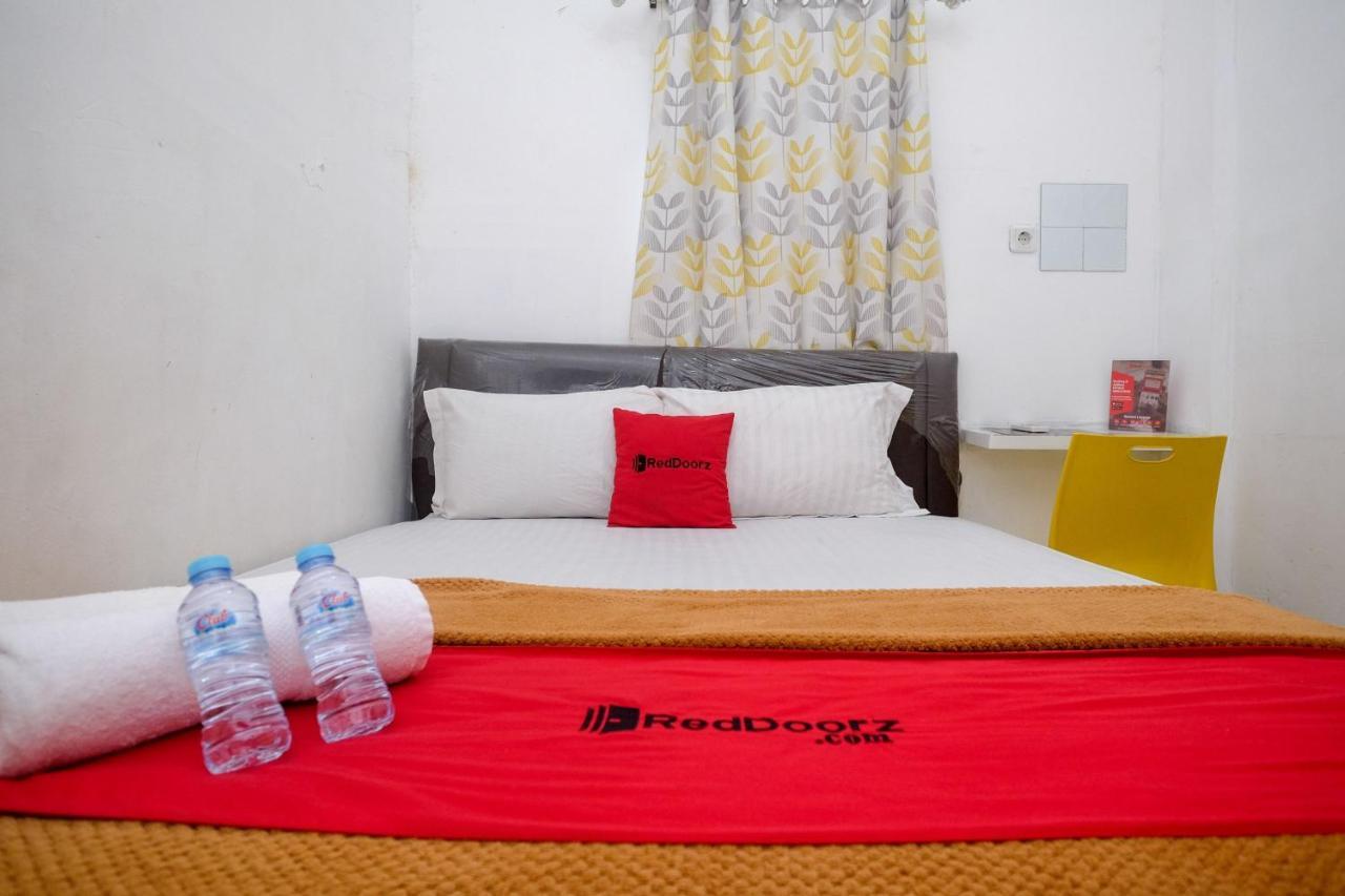 Reddoorz Near Politeknik Manado Hotell Eksteriør bilde