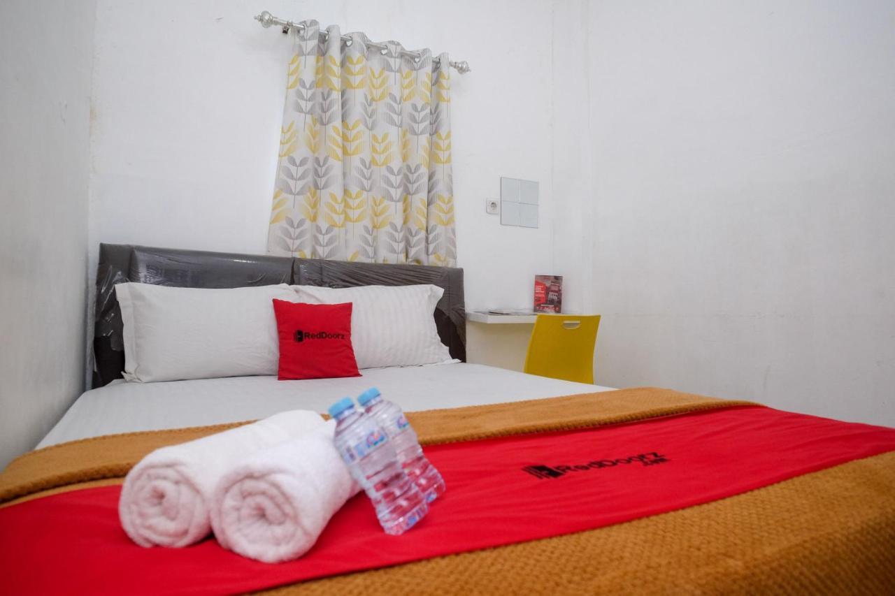 Reddoorz Near Politeknik Manado Hotell Eksteriør bilde