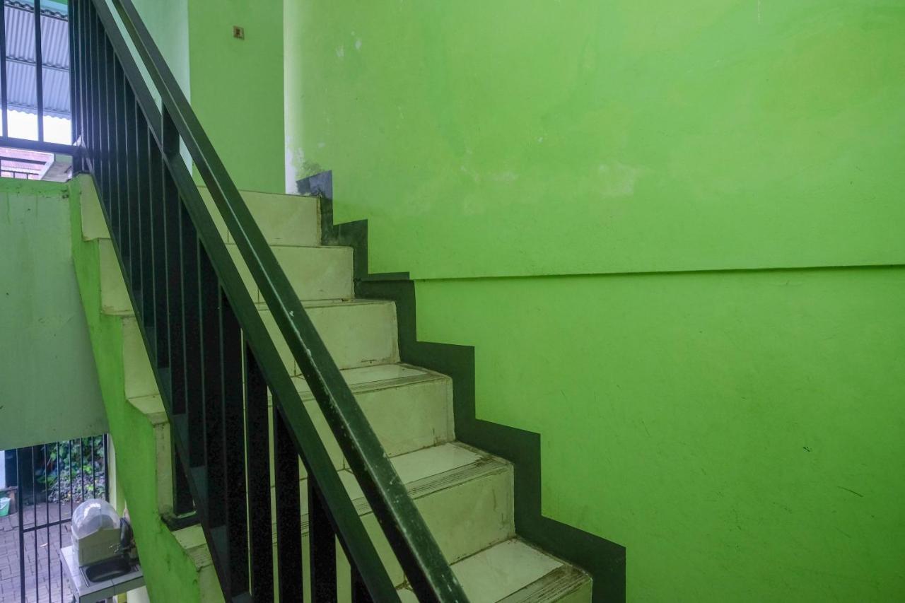 Reddoorz Near Politeknik Manado Hotell Eksteriør bilde