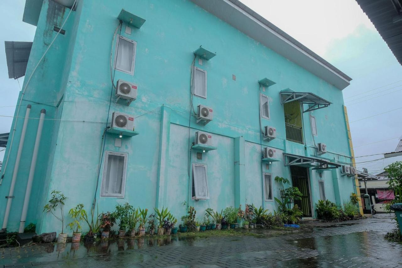 Reddoorz Near Politeknik Manado Hotell Eksteriør bilde