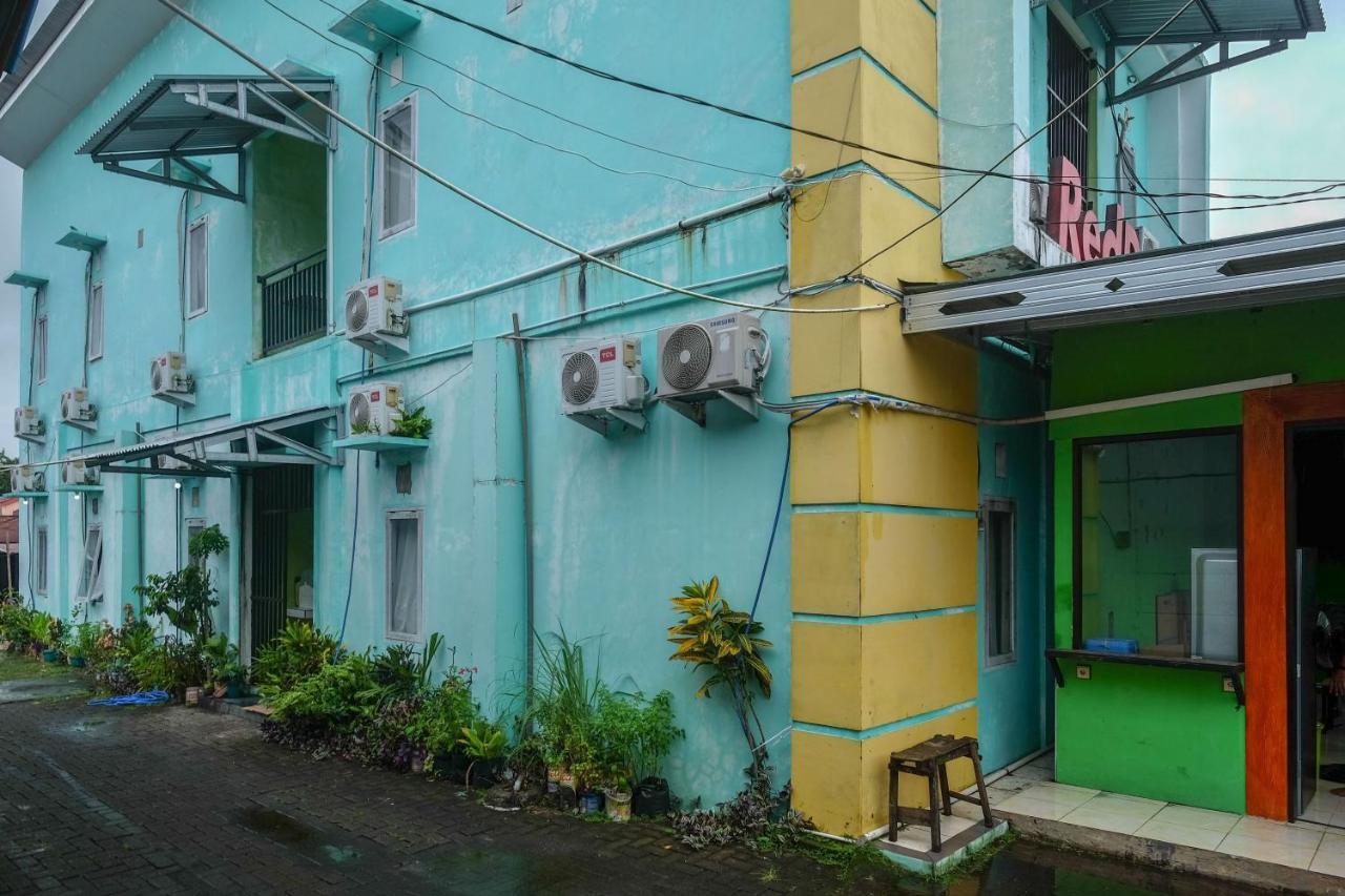 Reddoorz Near Politeknik Manado Hotell Eksteriør bilde