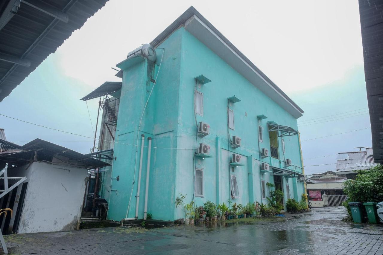 Reddoorz Near Politeknik Manado Hotell Eksteriør bilde