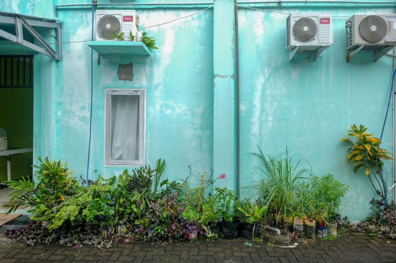 Reddoorz Near Politeknik Manado Hotell Eksteriør bilde