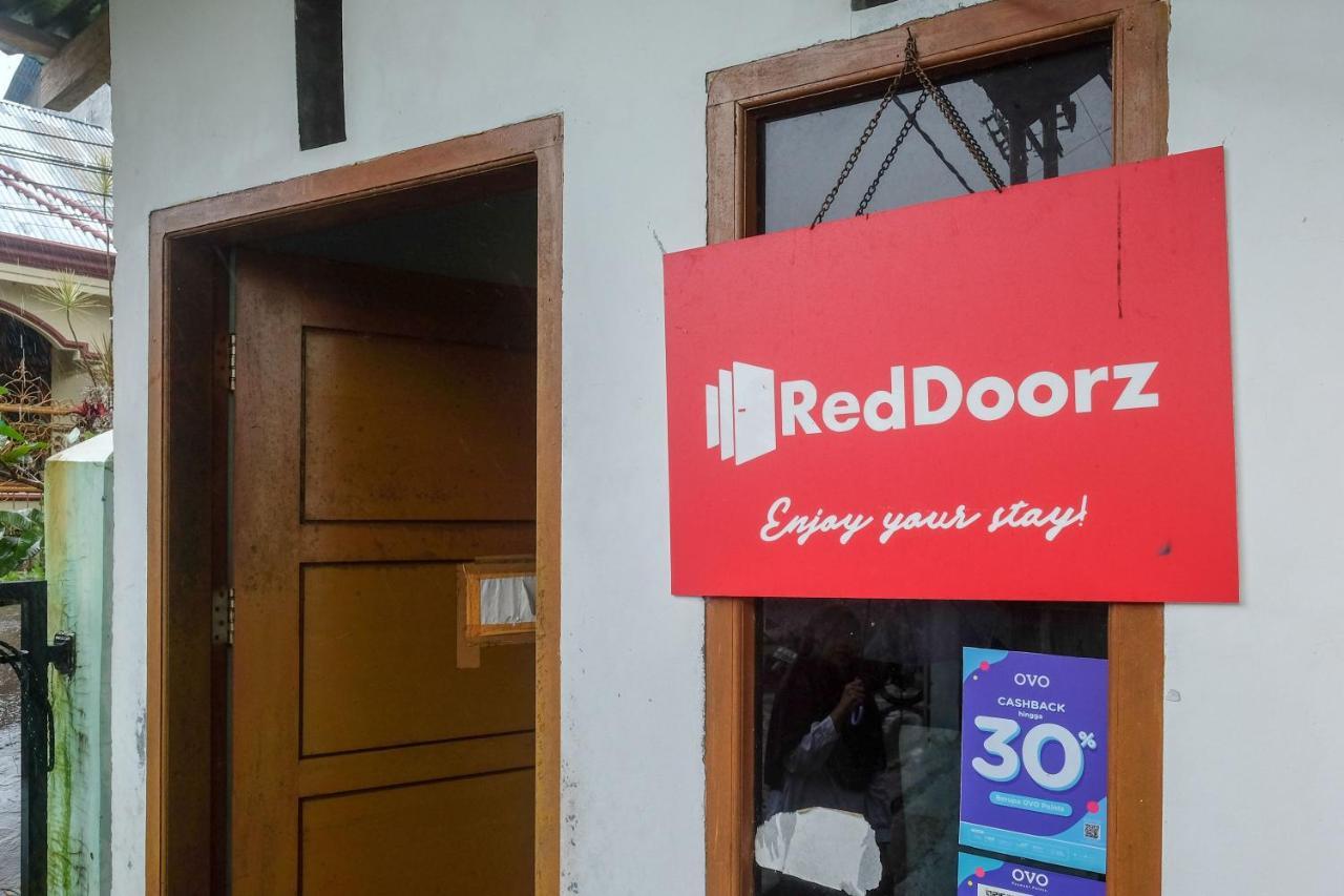Reddoorz Near Politeknik Manado Hotell Eksteriør bilde